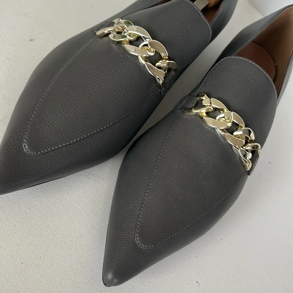 Women's Linea Paolo Mabel-L
Pointed Toe Loafer w/Goldtone Links Stone - Picture 3 of 16